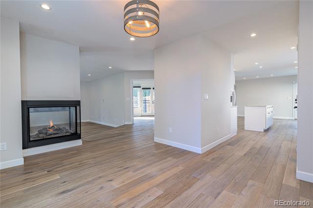 Building Photo - 541 Monroe St