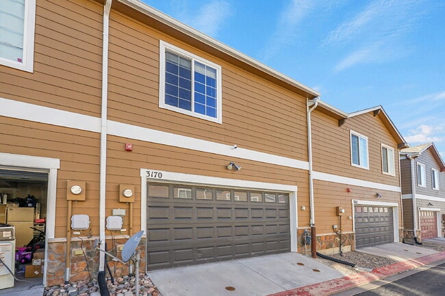 Building Photo - $1,895.95, 3-bed, 2.5-bath townhome located in Colorado Springs.