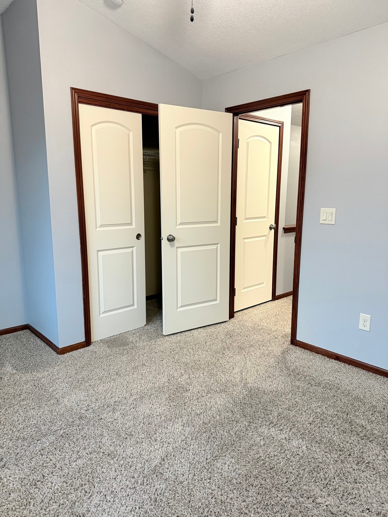 Building Photo - 1212 NE 7th Ln