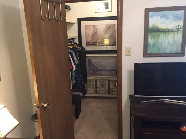 BEDROOM WALK IN CLOSET - 3212 Clifton Ave