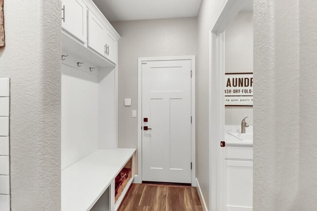 Building Photo - Beautiful 4-Bedroom, 3-Bath Home on a Quiet Cul-de-Sac in Woodland