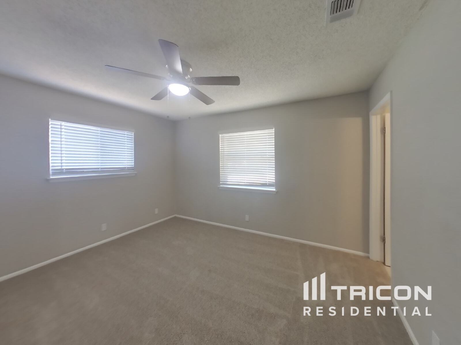 Building Photo - 206 Royal Dr