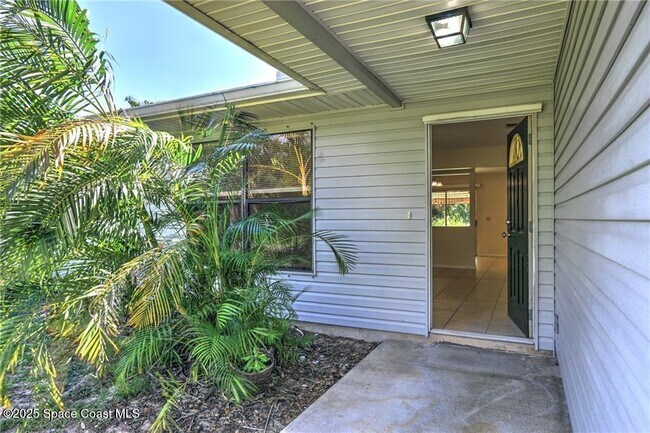 Building Photo - 950 Landsdowne Dr