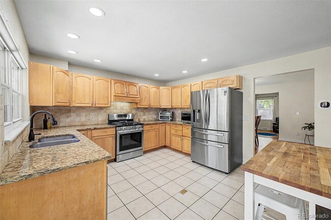Building Photo - 11467 E Amherst Cir S