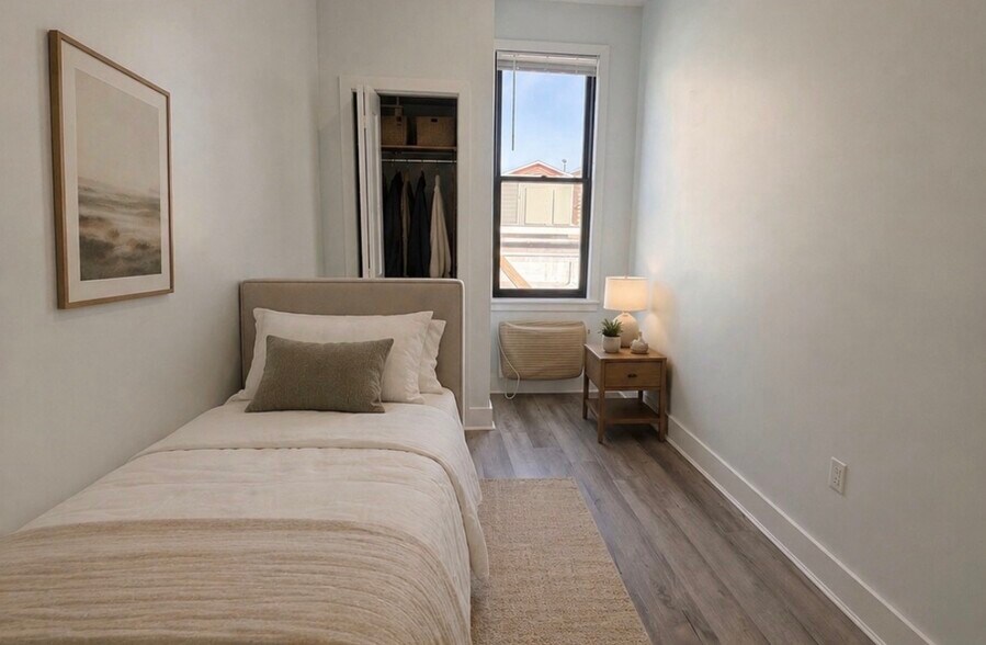 Building Photo - 6720 Kennedy Blvd W