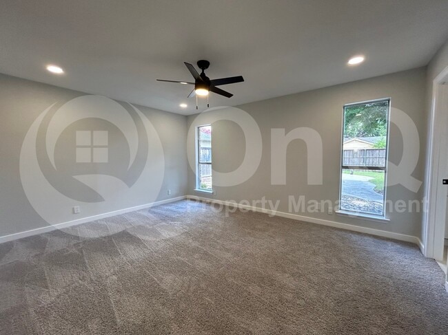 Building Photo - 608 High Meadow Dr