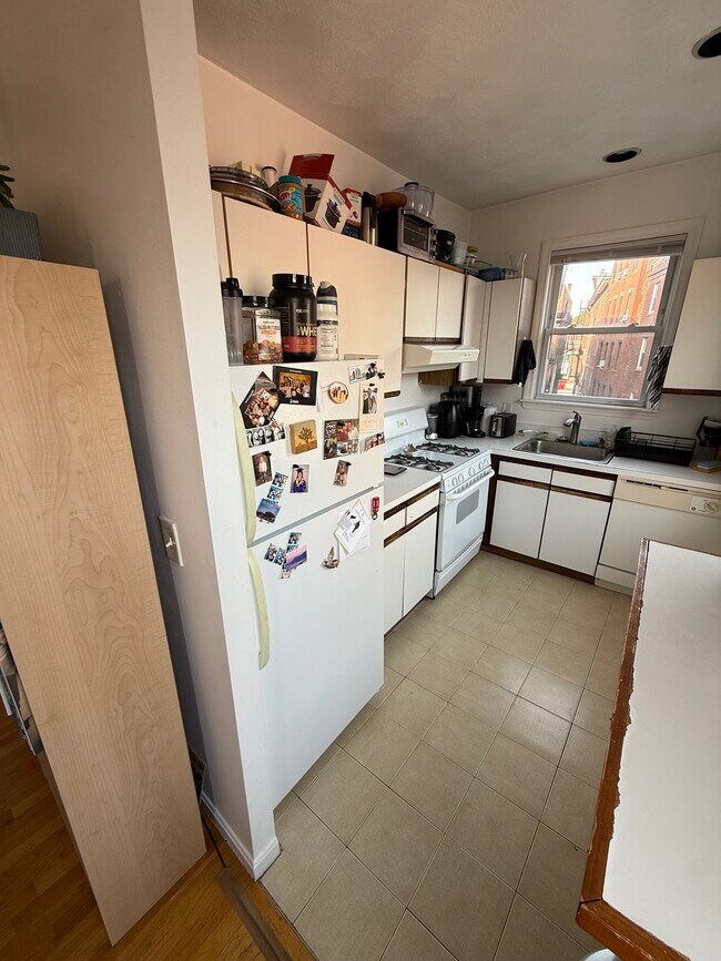 Building Photo - 25 Hanover Ave