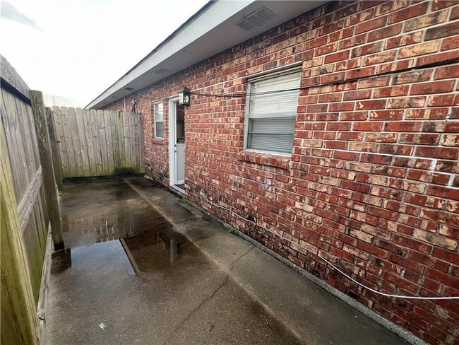 Building Photo - 2222 Florida Ave