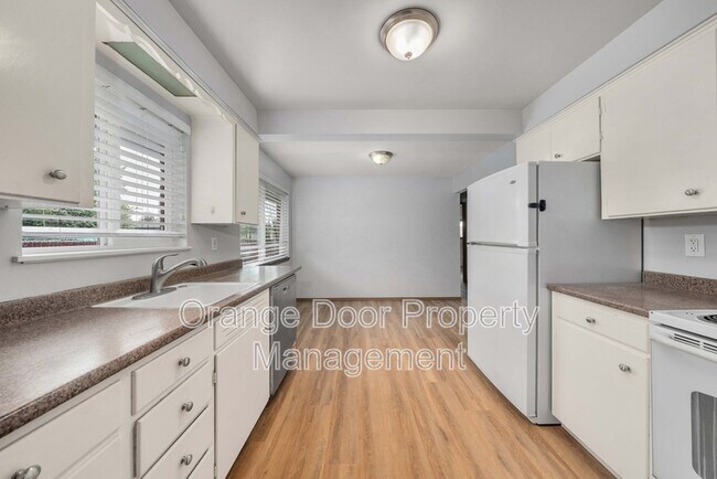 Building Photo - 712 127th St S