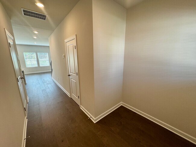 Building Photo - 3BR/2.5BA Townhouse in Monroe