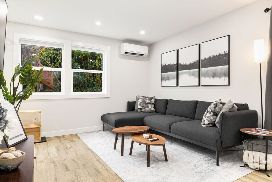 Primary Photo - 7549 32nd Ave NW