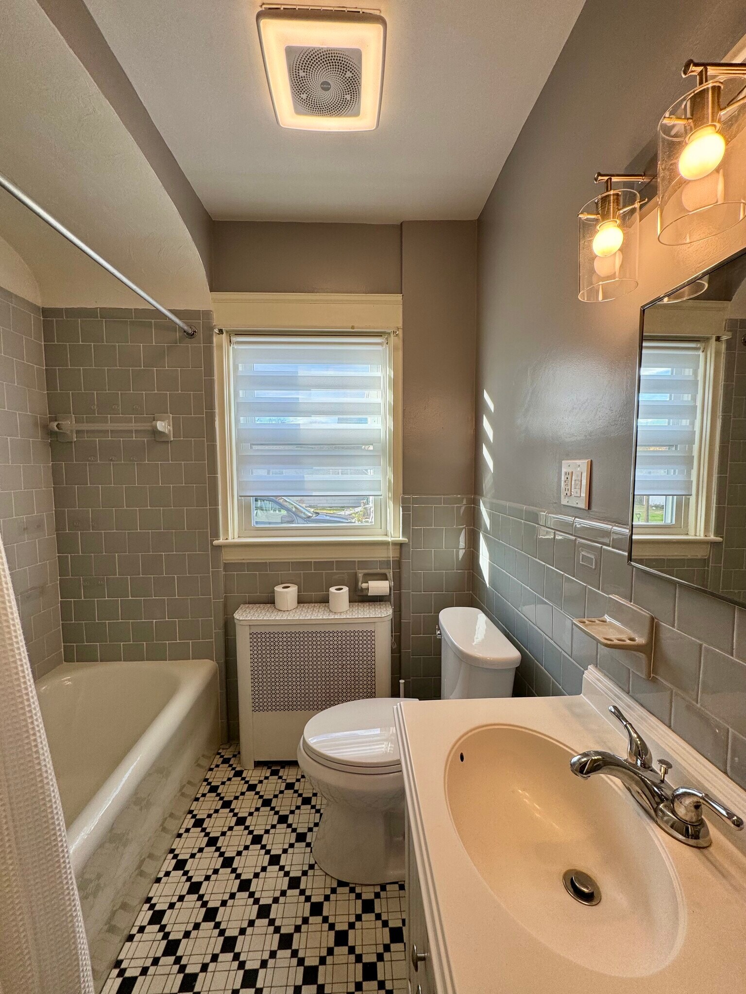 Building Photo - 16 Davis Ave