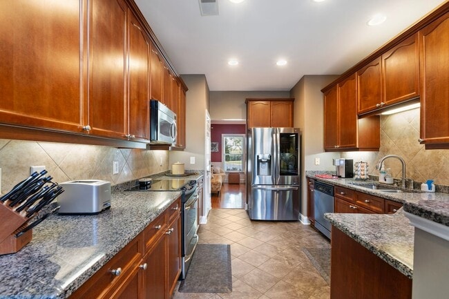 Building Photo - 1140 Frenchtown Ln