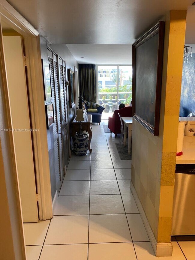 Building Photo - 5880 Collins Ave