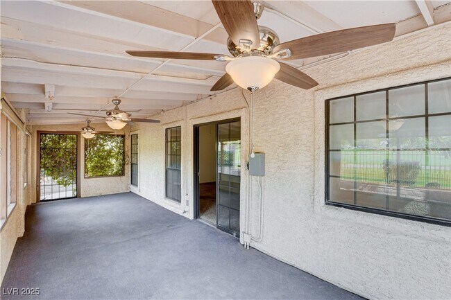 Building Photo - 4921 Fiesta Lakes St