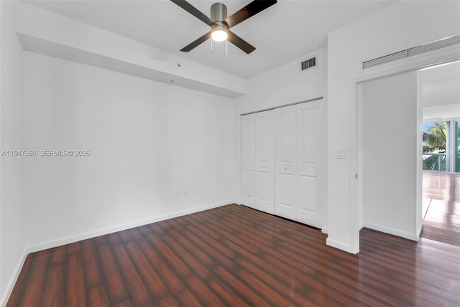 Building Photo - 7914 Harbor Island Dr