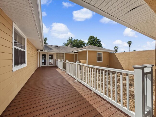 Building Photo - 125 Lake Roy Dr