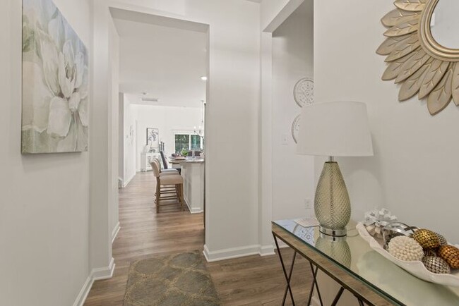 Building Photo - Stunning new 3-bedroom townhouse now avail...