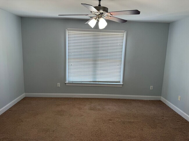Building Photo - 4BR home close to downtown Watkinsville