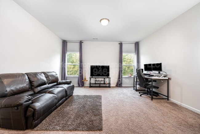 Building Photo - 9046 Evercrisp Ln