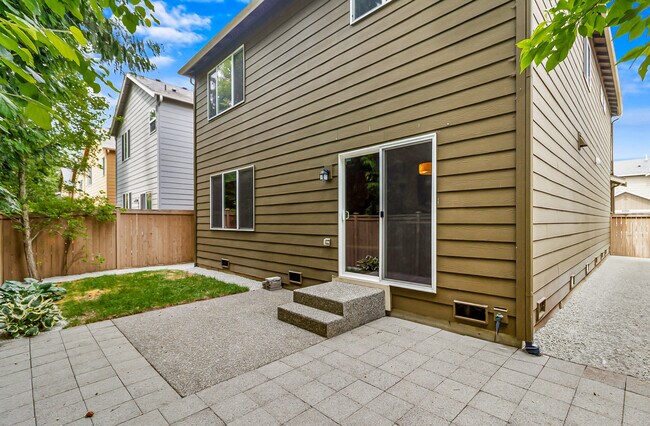 Building Photo - 3014 183rd Pl SE