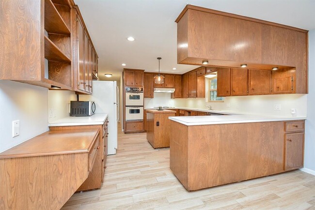 Building Photo - 2103 Winged Foot Dr