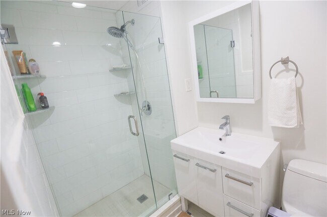 Building Photo - 12520 Edgewater Dr