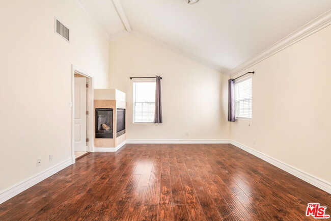 Building Photo - 13743 Cordary Ave