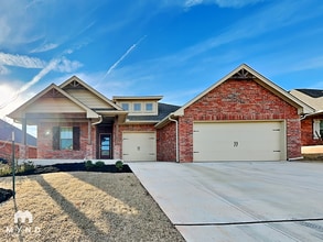 Building Photo - 532 Texoma Dr