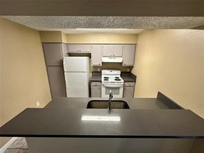 Building Photo - 4607 E 12th St