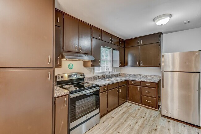 Building Photo - 1617 Bobolink Ln NE