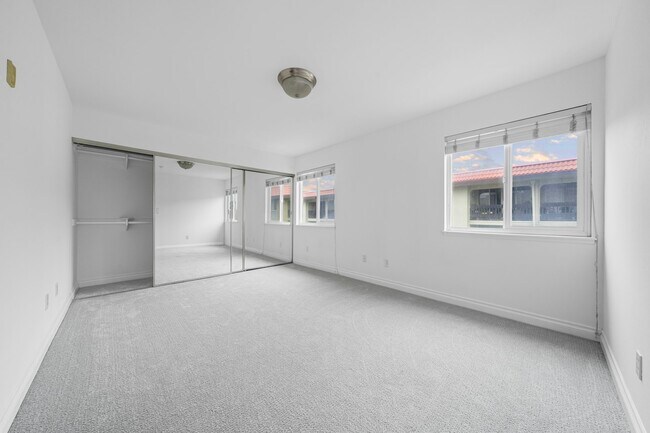 Building Photo - 1756 Essex St