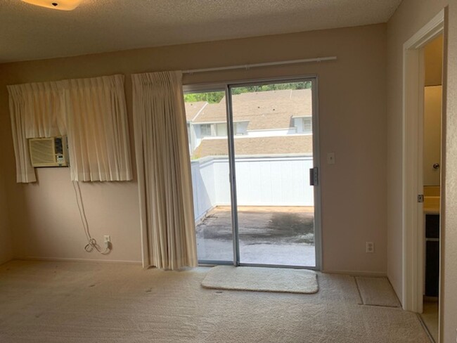 Building Photo - Hokuloa C - 3 bedroom, 3 bath townhouse w/...