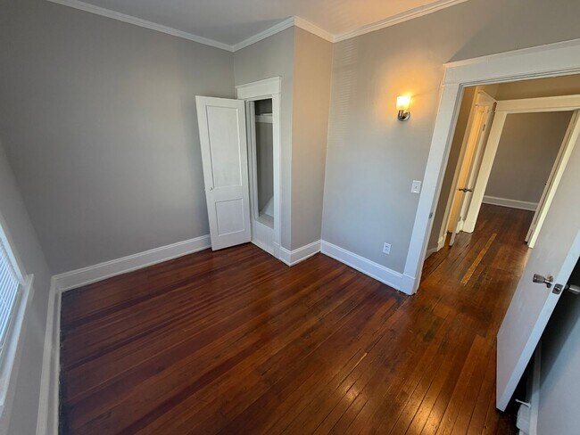 Building Photo - Beautifully Renovated 4bdrm/1.5bth Home Located in Richmond's Northside!!