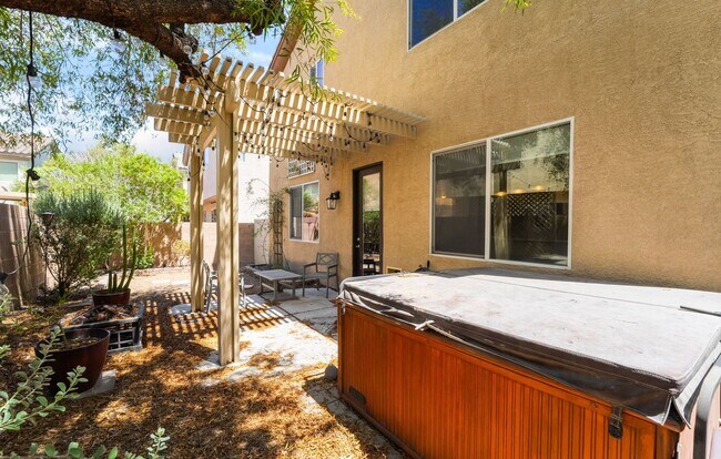 Building Photo - Charming 3 Bedroom Home in the Heart of So...