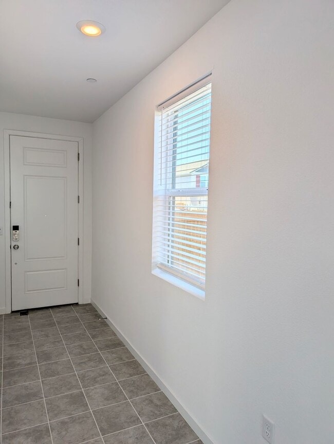 Building Photo - Beautiful Brand New Construction / Single ...