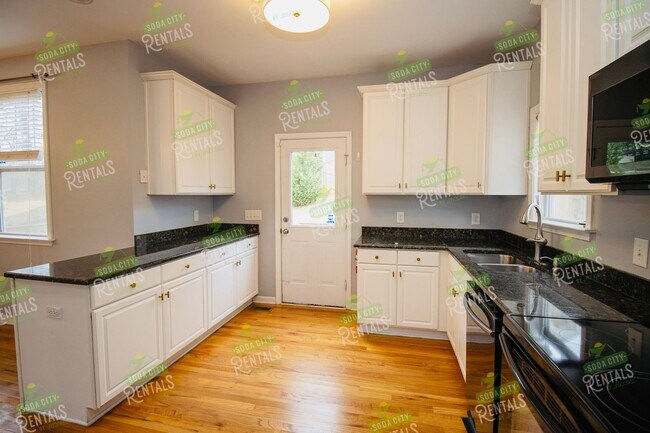 Building Photo - Pre-Lease for July 15 2026- 3 Bedroom, 2.5...