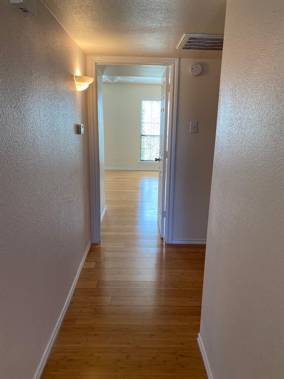 Building Photo - 3101 Townbluff Dr