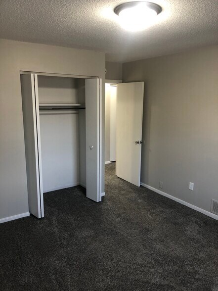 Building Photo - 1017 Ebersole Blvd