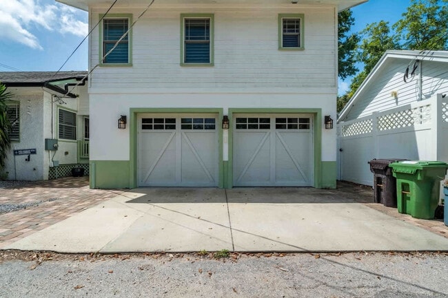 Building Photo - 20 Riberia St