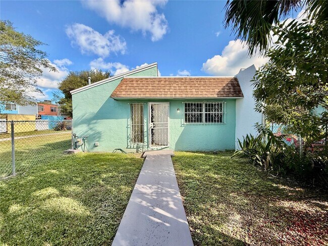 Building Photo - 617 NW 10th St