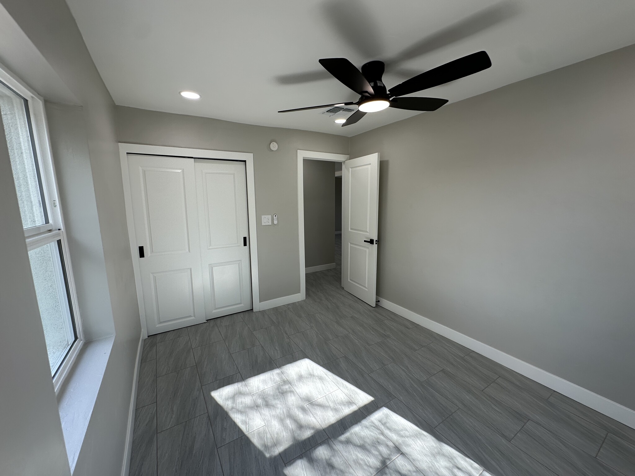 4th bedroom! ...or home office, or studio, or guest room, or yoga/fitness/meditation room... - 1331 W Speedway Blvd