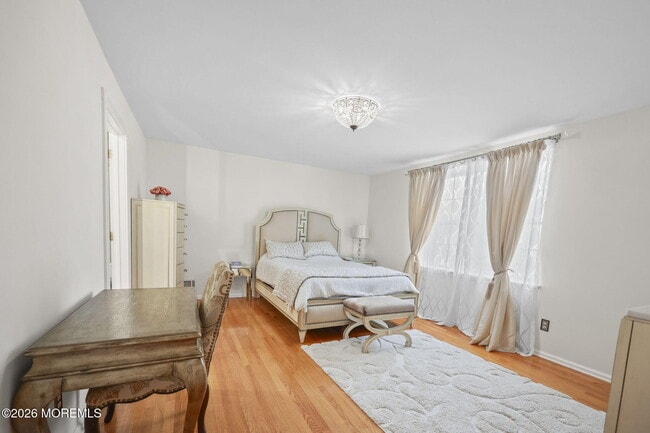 Building Photo - 10 Kinglet Ave