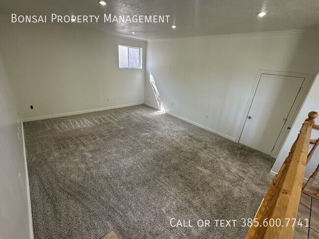 Building Photo - 2291 Longmeadow Dr