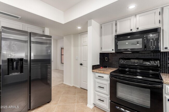 Building Photo - 9645 W Kimberly Way