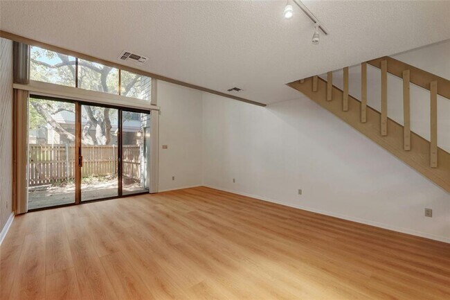 Building Photo - 7122 Wood Hollow Dr