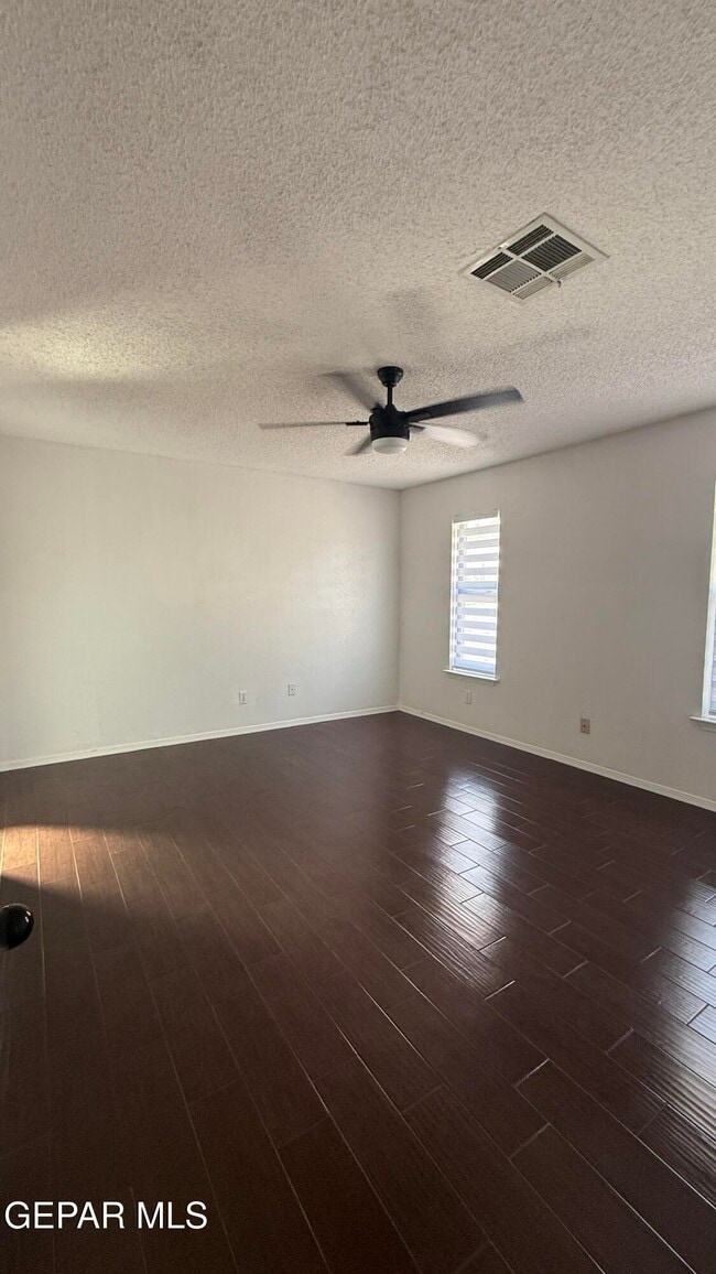 Building Photo - 11621 Marsh Mccall Way