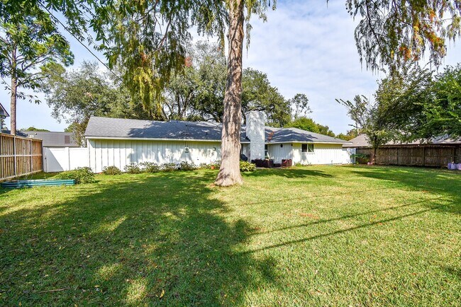 Building Photo - 9235 Pecos St