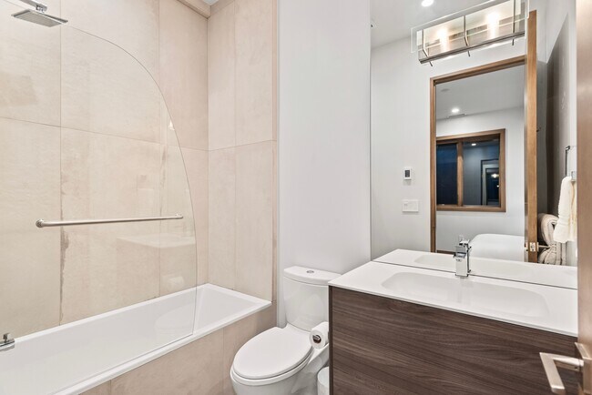 Building Photo - 522 Spruce St