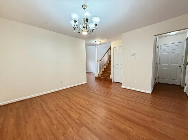 Building Photo - 306 Pimlico Way